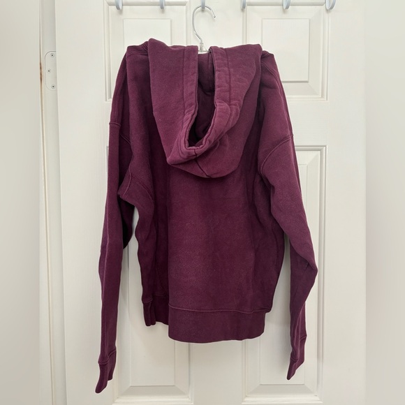 Trending color! Wine/Maroon Women’s Hooded Champion Sweatshirt size L - Picture 5 of 8